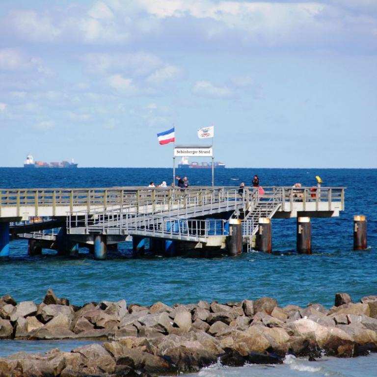 Seebrücke am Schönberger-Strand