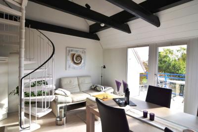 Schönberger Strand Panorama - App 27 - lichtdurchflutetes Wohnzimmer mit Meerblick